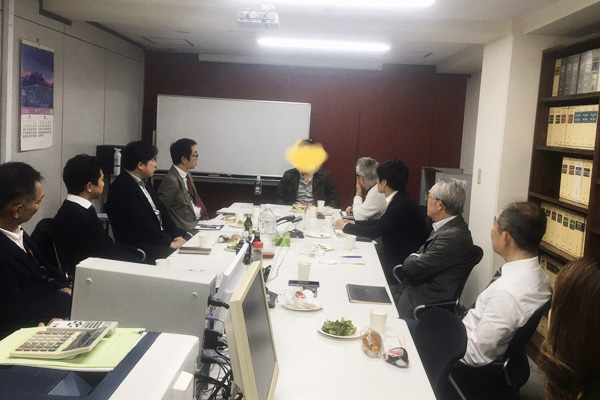 �G�[�g�X��@�u���̗l�q