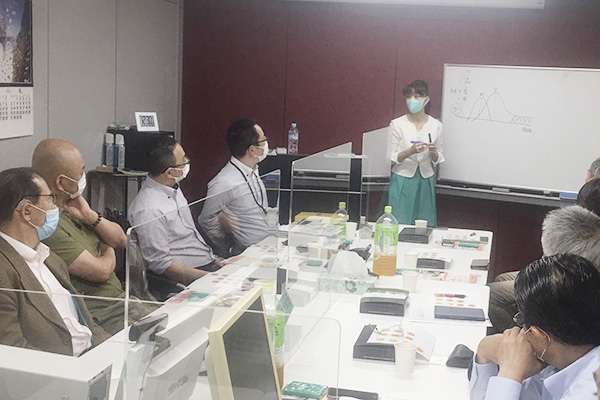 �G�[�g�X��@�u���̗l�q